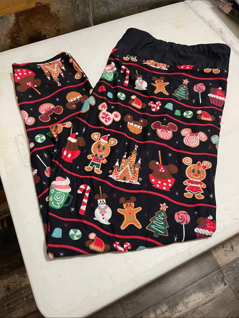 Disney Black Holiday Gingerbread Print Leggings 2XL Gently Loved